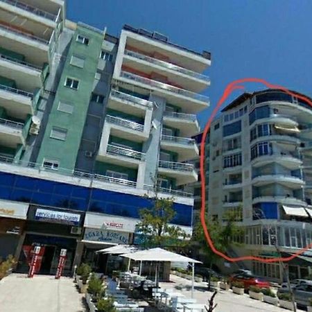 Vivi La Tua Vacanza Con L'Appartamento 1 Di Ervin! Enjoy Your Holiday With Ervin'S Apartment 1! Vlorë Exteriör bild