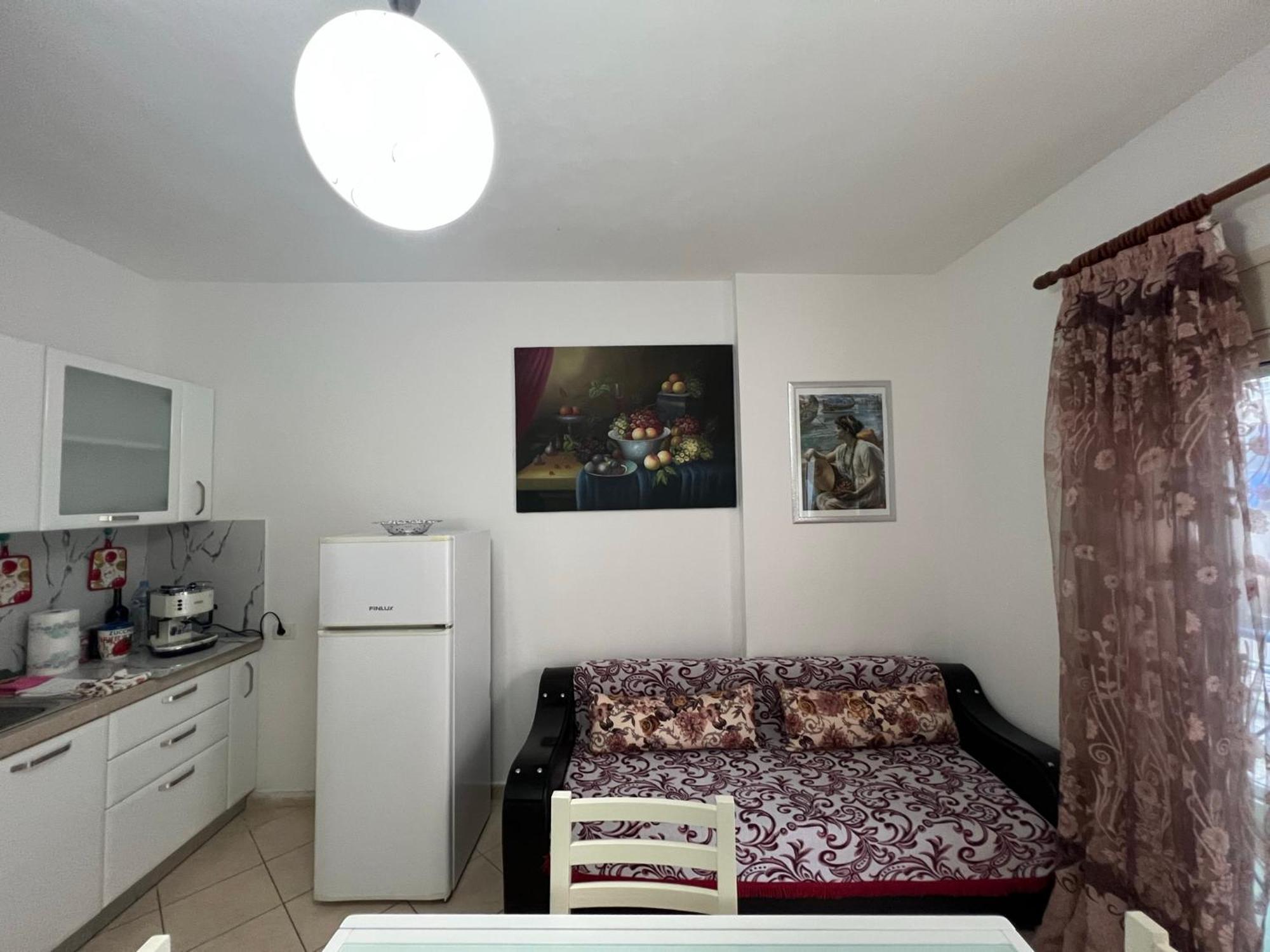 Vivi La Tua Vacanza Con L'Appartamento 1 Di Ervin! Enjoy Your Holiday With Ervin'S Apartment 1! Vlorë Exteriör bild